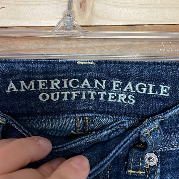 American Eagle Outfitters size 0 Super Stretch Dark Wash Low-rise Denim Shorts - Picture 2 of 11